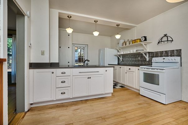 Interior, Kitchen, Pendant Lights, Wood Texture Flooring