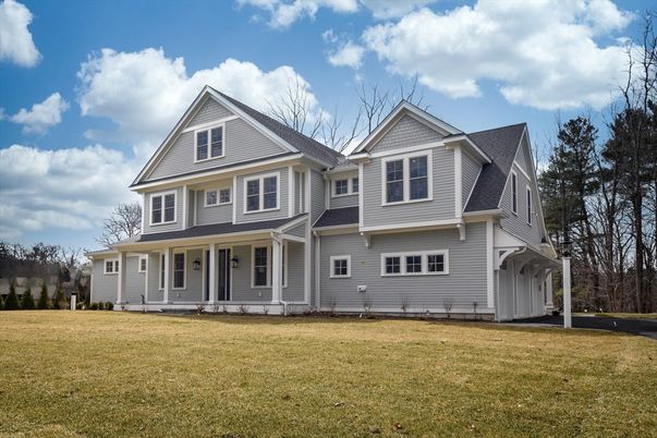 Exterior, Facade, Farmhouse