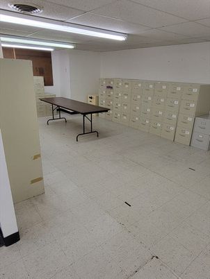 Game Room, Interior