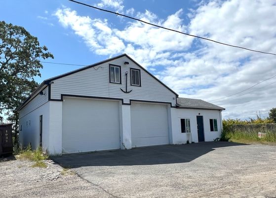 Detached Garage, Exterior