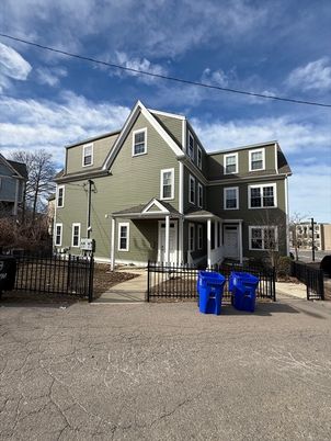 Exterior, Facade, Queen Anne Victorian