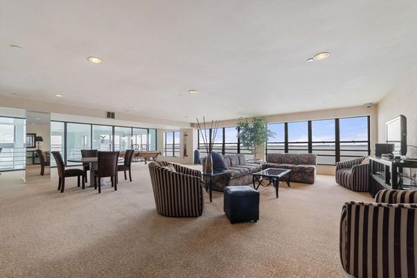 Dining room, Interior, Living room, Pendant Lights, Recessed Lighting