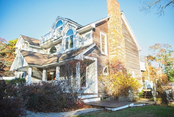 Backyard, Exterior, Facade, Queen Anne Victorian