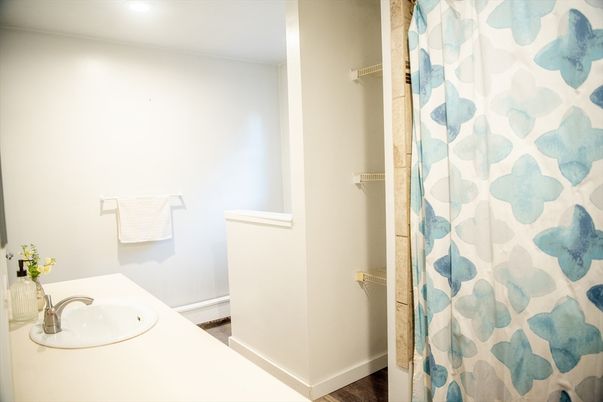 Bathroom, Interior, Recessed Lighting