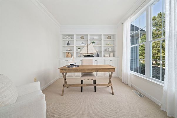 Home Office, Interior