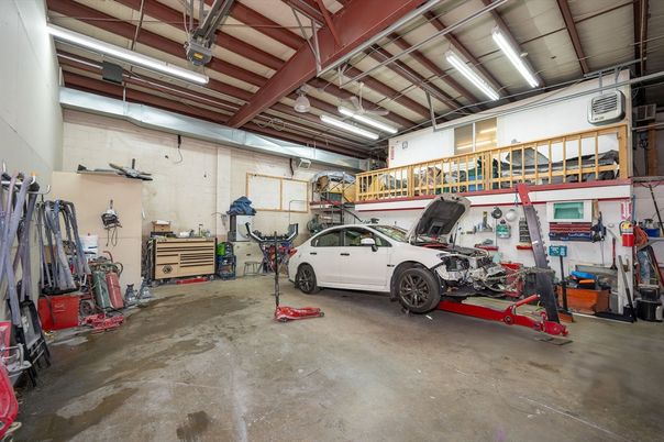 Garage, Interior