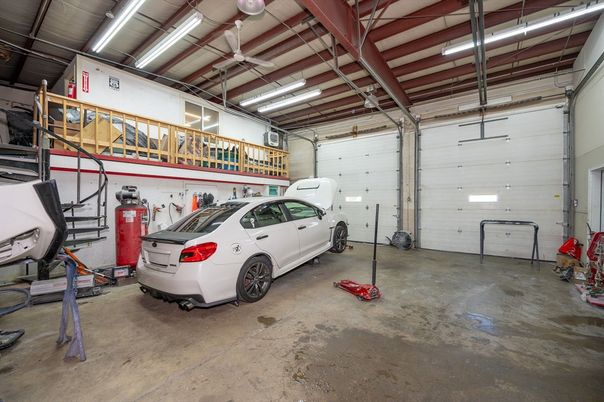 Garage, Interior