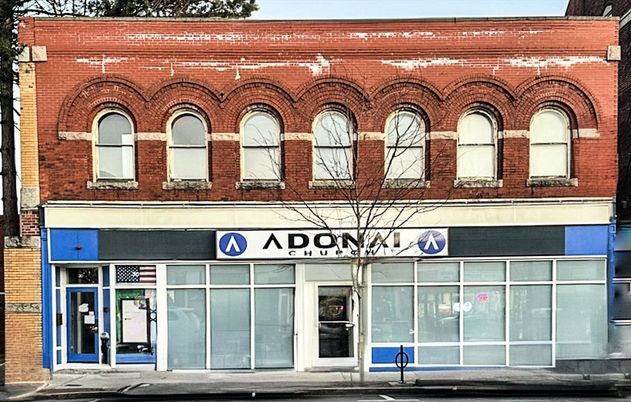 Exterior, Facade, Brick Facade, Rowhouse