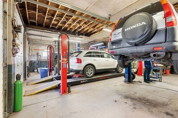 Garage, Interior