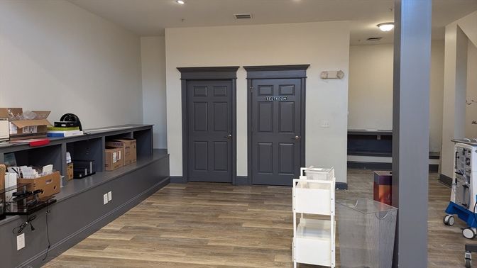 Interior, Recessed Lighting, Wood Texture Flooring