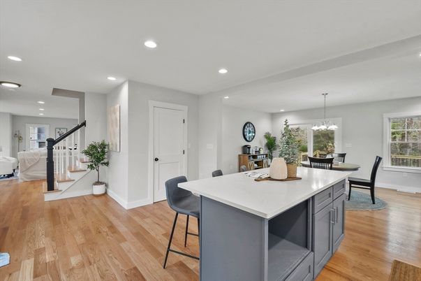 Chandelier, Dining room, Interior, Pendant Lights, Recessed Lighting, Wood Texture Flooring