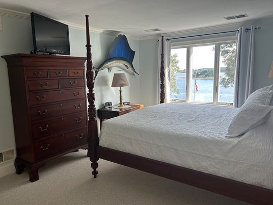 Bedroom, Interior, Water