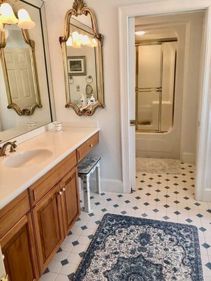 Bathroom, Dual Sink Vanities, Interior
