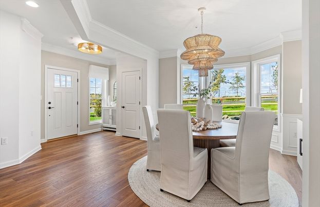 Chandelier, Dining room, Interior, Recessed Lighting, Wood Texture Flooring