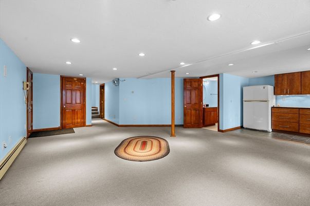 Empty room, Interior, Recessed Lighting