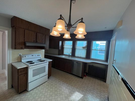 Interior, Kitchen, Pendant Lights, Stainless Steel Appliances