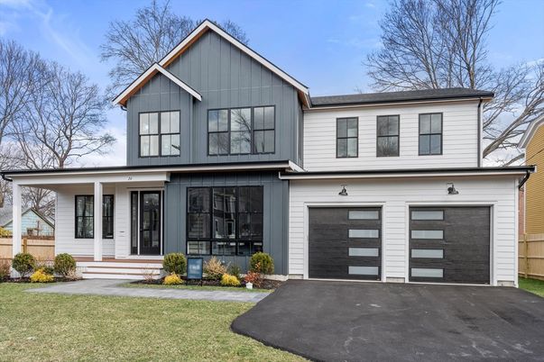 Attached, Exterior, Facade, Farmhouse