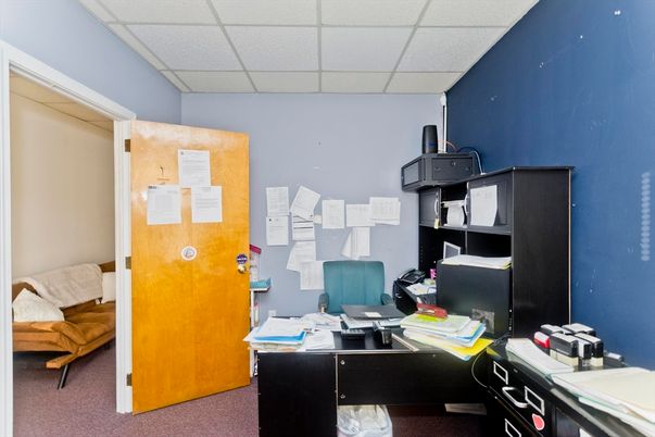 Home Office, Interior