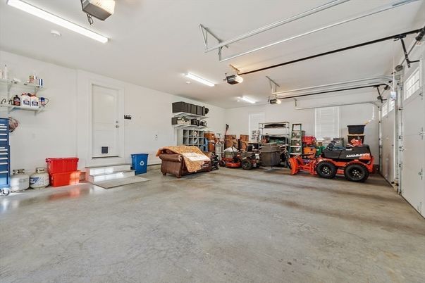 Garage, Interior