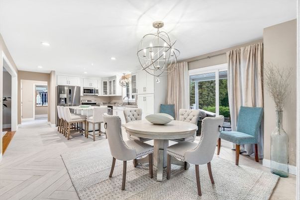Chandelier, Dining room, Interior, Kitchen, Pendant Lights, Recessed Lighting, Stainless Steel Appliances, Wood Texture Flooring