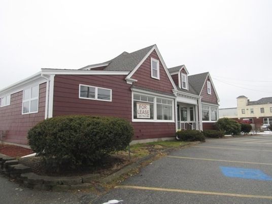 Exterior, Facade, Cape Cod