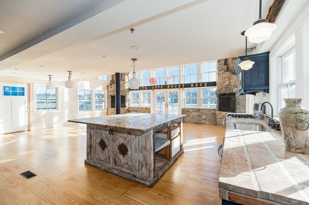 Fireplace, Interior, Kitchen, Pendant Lights, Recessed Lighting, Wood Texture Flooring