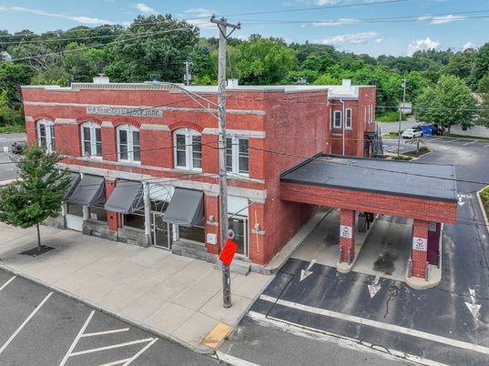 Exterior, Facade, None