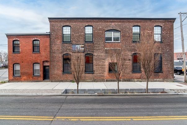 Exterior, Facade, Brick Facade, Rowhouse