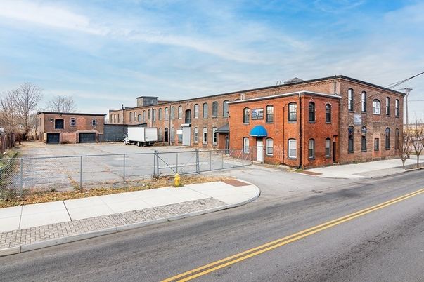Exterior, Facade, Brick Facade, Rowhouse