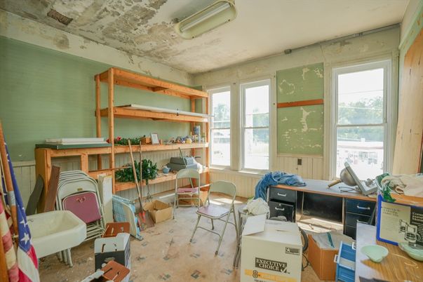 Home Office, Interior