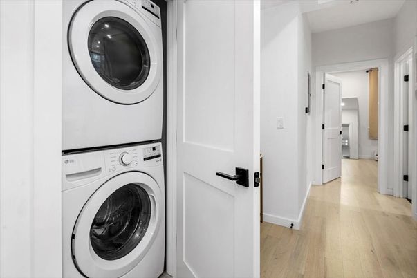 Interior, Utility Closets, Washer, Wood Texture Flooring