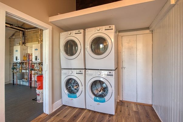 Interior, Utility Closets, Washer, Wood Texture Flooring