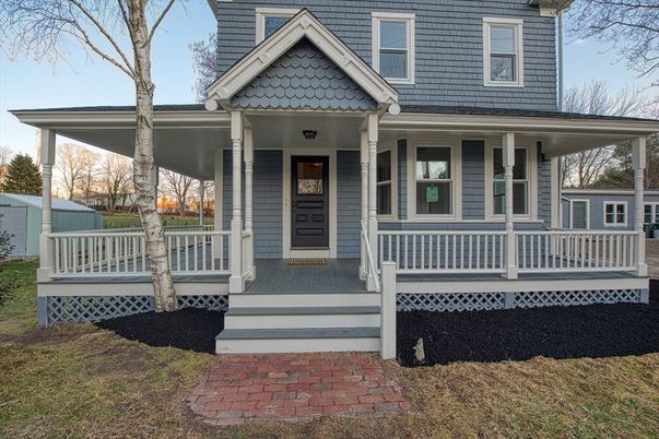 Exterior, Facade, Queen Anne Victorian