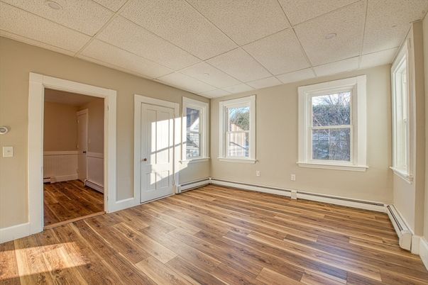 Empty room, Interior, Recessed Lighting, Wood Texture Flooring