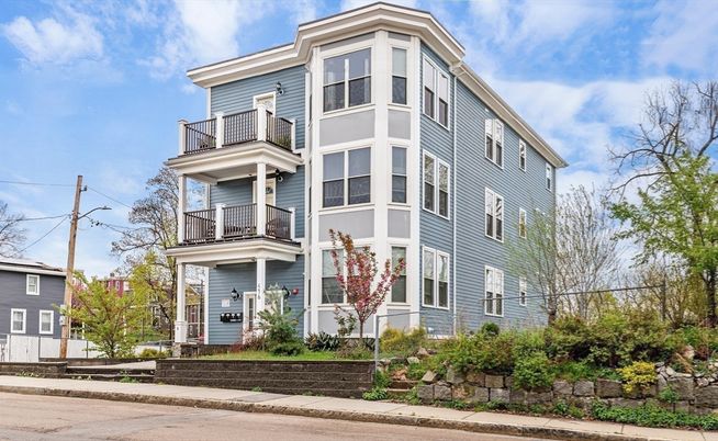 Exterior, Facade, Queen Anne Victorian