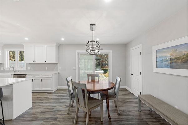 Dining room, Interior, Kitchen, Pendant Lights, Recessed Lighting, Wood Texture Flooring