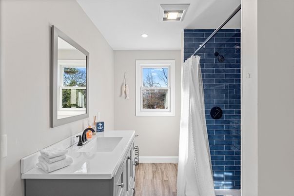 Bathroom, Interior, Recessed Lighting, Wood Texture Flooring