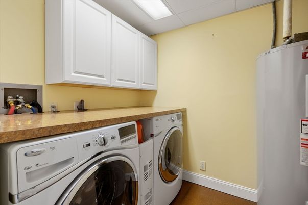 Interior, Washer, Wood Texture Flooring