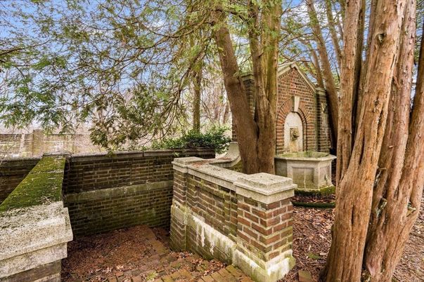 Exterior, Fireplace