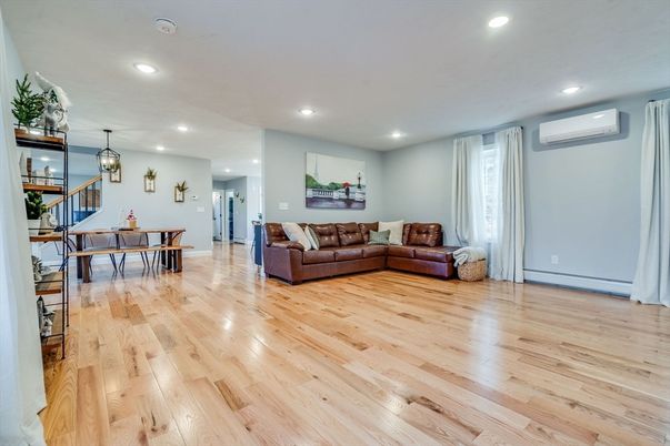 Dining room, Interior, Living room, Pendant Lights, Recessed Lighting, Wood Texture Flooring
