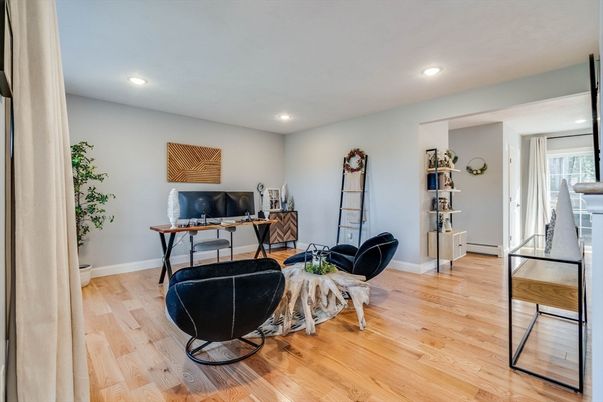 Home Office, Interior, Recessed Lighting, Wood Texture Flooring