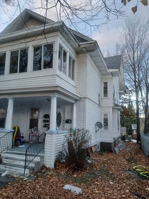 Exterior, Facade, Queen Anne Victorian