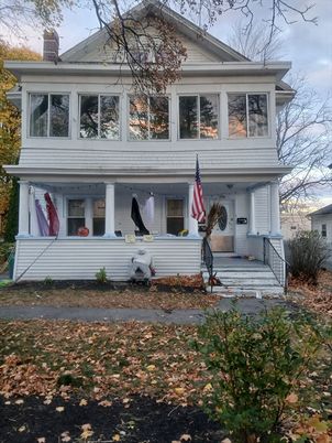 Exterior, Facade, American Foursquare
