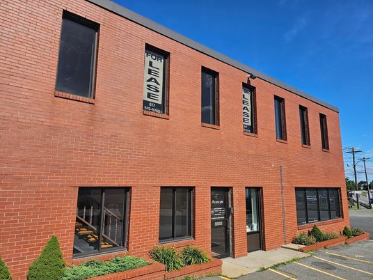 Exterior, Facade, Brick Facade, Rowhouse