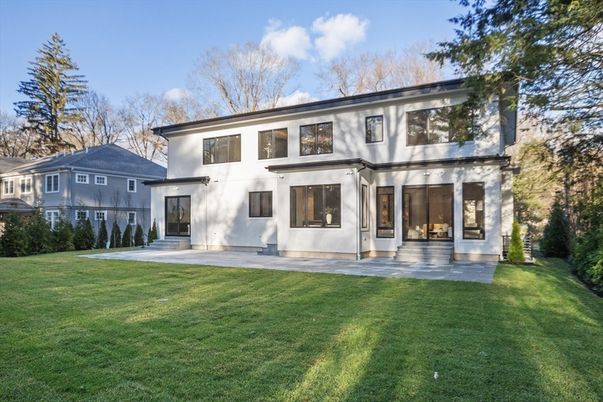 Backyard, Exterior, Facade, Modern