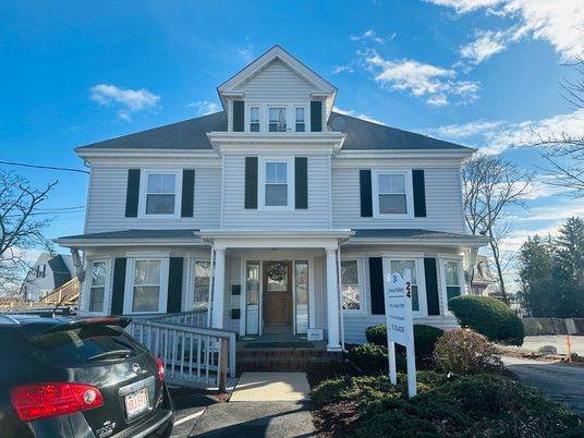 Exterior, Facade, American Foursquare