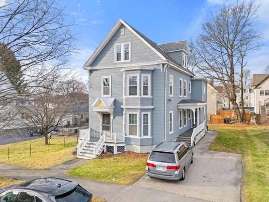 Exterior, Facade, Queen Anne Victorian