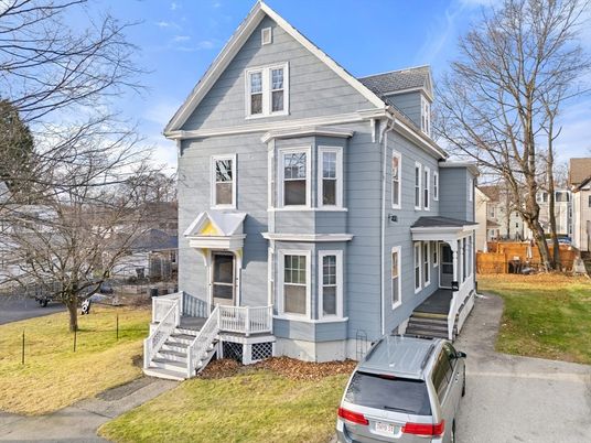 Exterior, Facade, Queen Anne Victorian