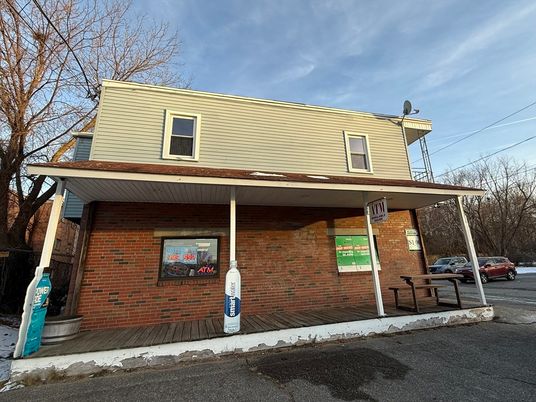 Exterior, Facade, Brick Facade, American Foursquare