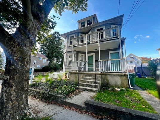 Exterior, Facade, American Foursquare